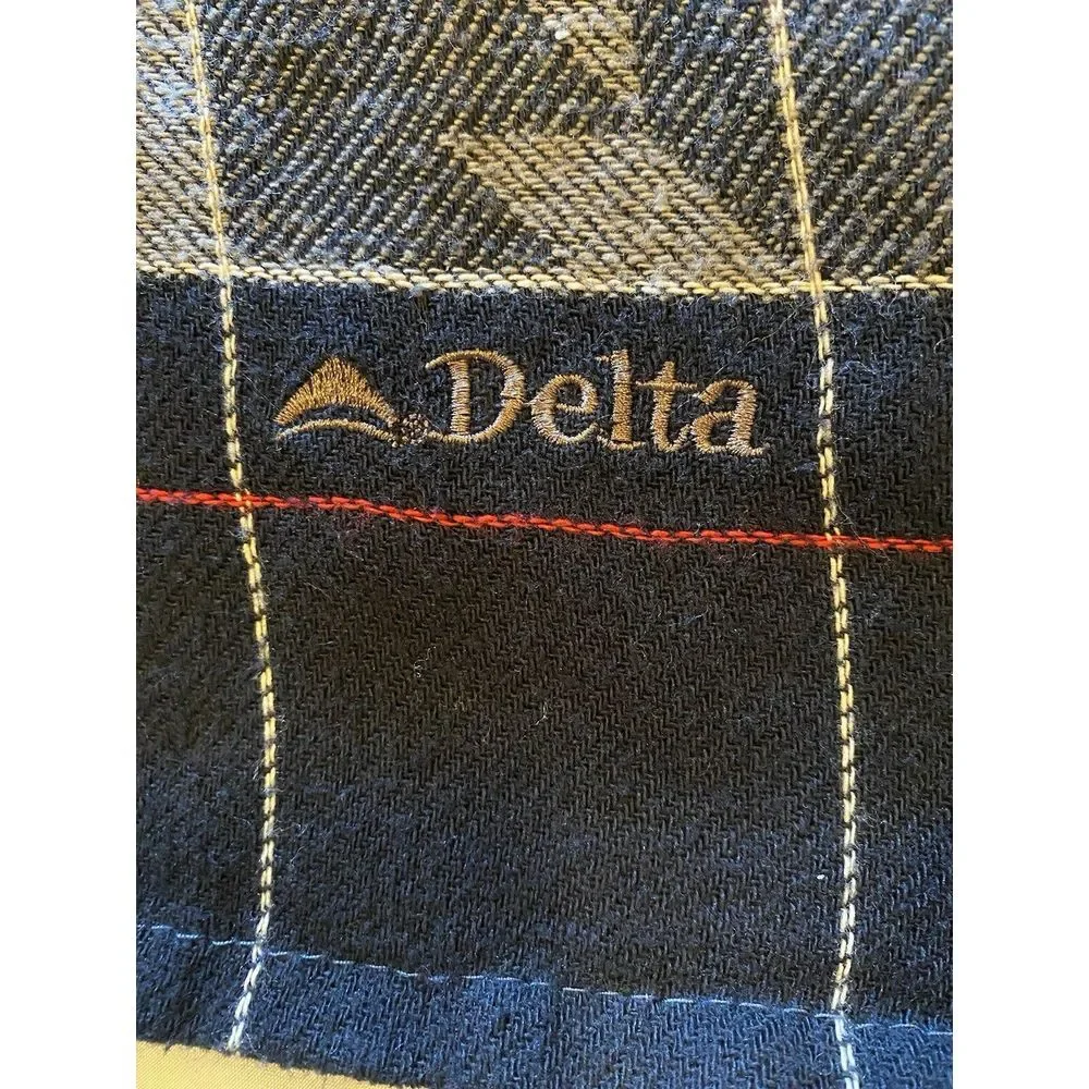 DELTA AIRLINES JOHN HOSRFALL BLANKET THROW FIRST CLASS SNOWFLAKE‎ 48x70